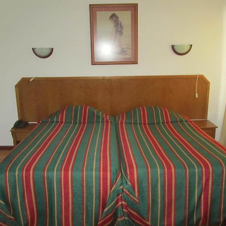 Residencia Filipe Hotel Guarda Phòng bức ảnh