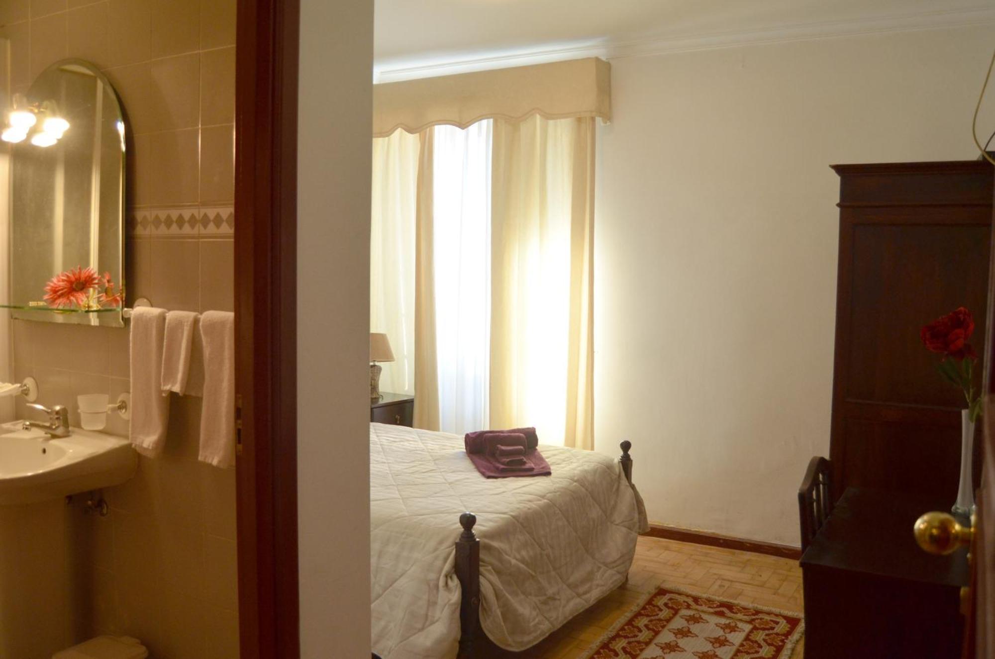 Residencia Filipe Hotel Guarda Phòng bức ảnh