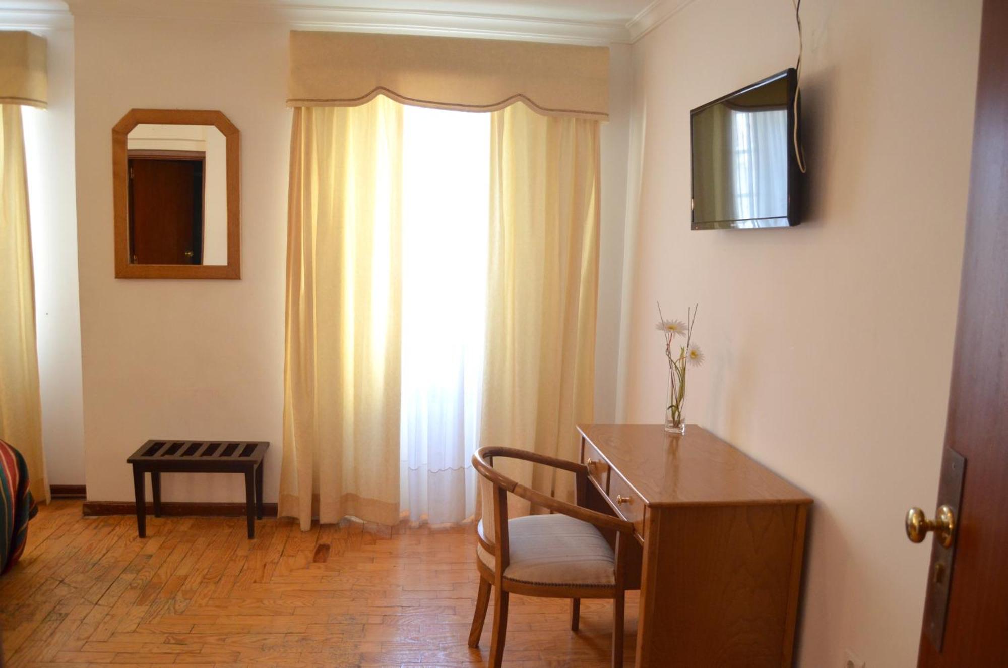 Residencia Filipe Hotel Guarda Phòng bức ảnh