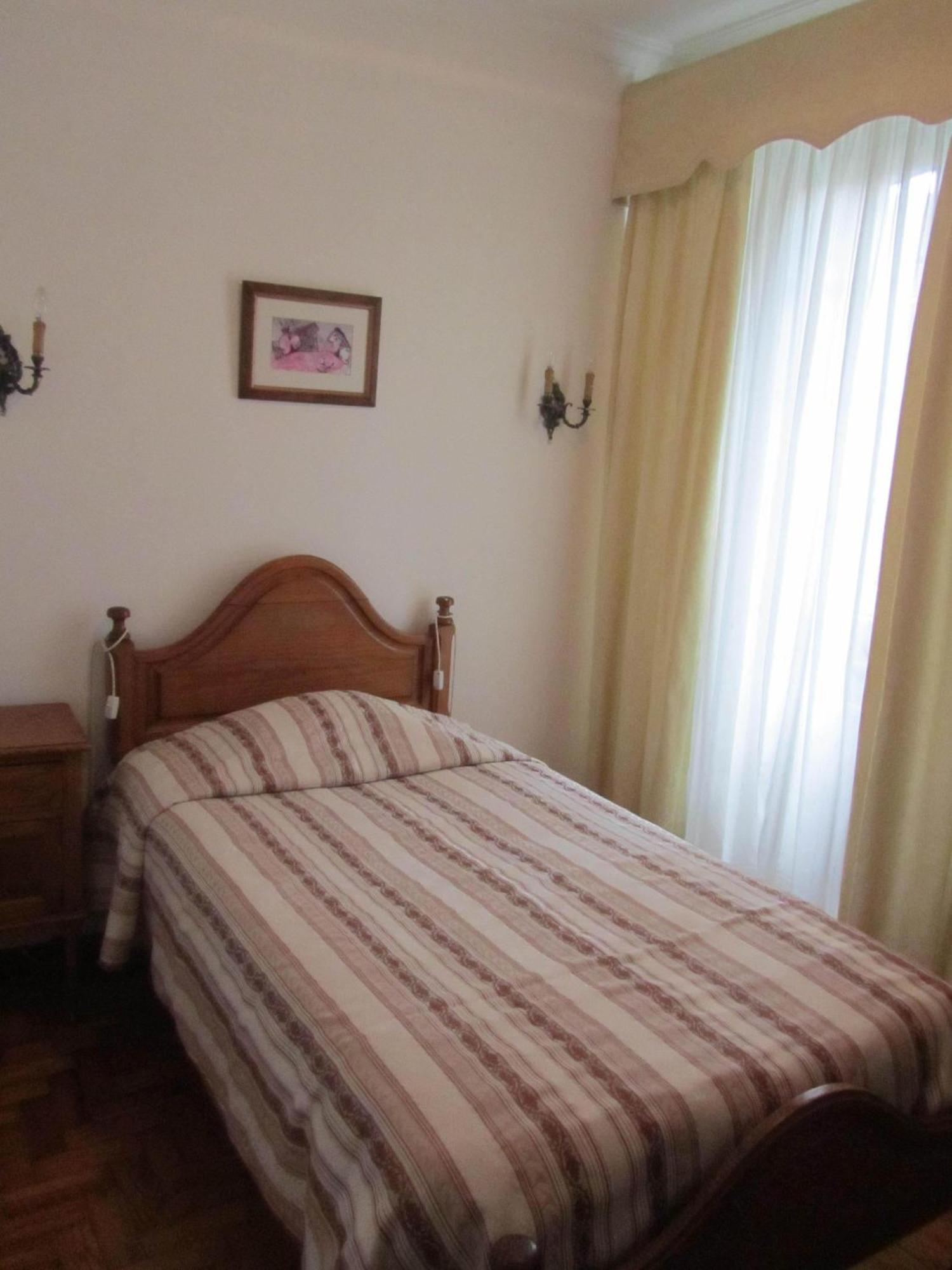 Residencia Filipe Hotel Guarda Phòng bức ảnh
