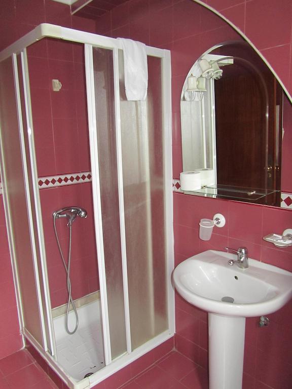 Residencia Filipe Hotel Guarda Phòng bức ảnh